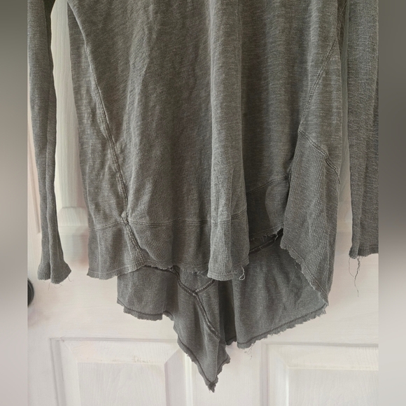 Free People Small Gray V-Neck Asymmetrical Women Top - Picture 3 of 9